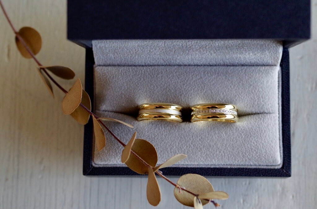 ２色の金属を使ったボリュームのあるフルオーダー結婚指輪