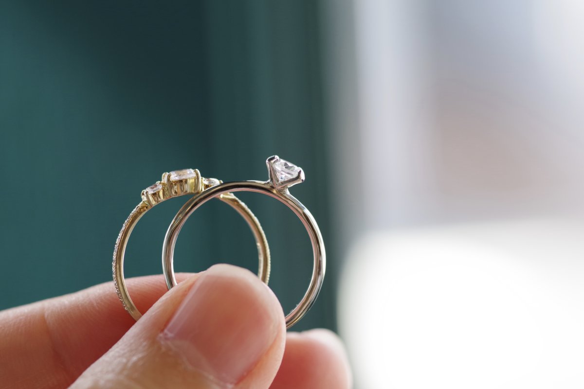 デザインの知識⑧石の留め方 爪留めと覆輪留め | 結婚指輪・婚約指輪の 