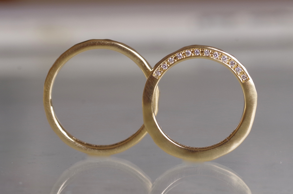 結婚指輪　オーダーメイド　ダイヤモンド追加　側面