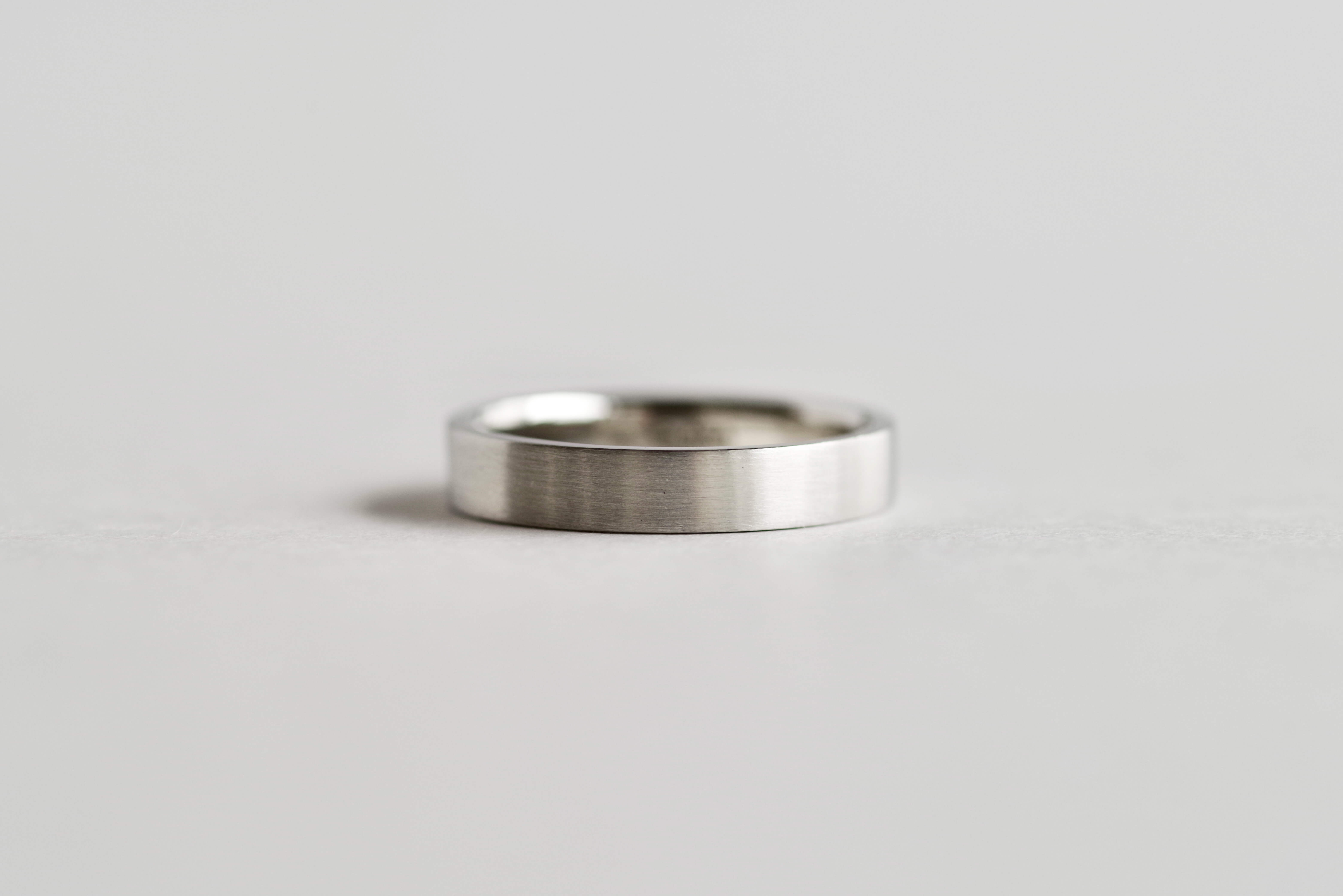 シンプル　結婚指輪　比較　甲丸　平打ち　平甲丸