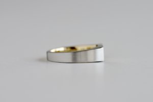 結婚指輪　オーダーメイド　２色　シグネットリング　印台