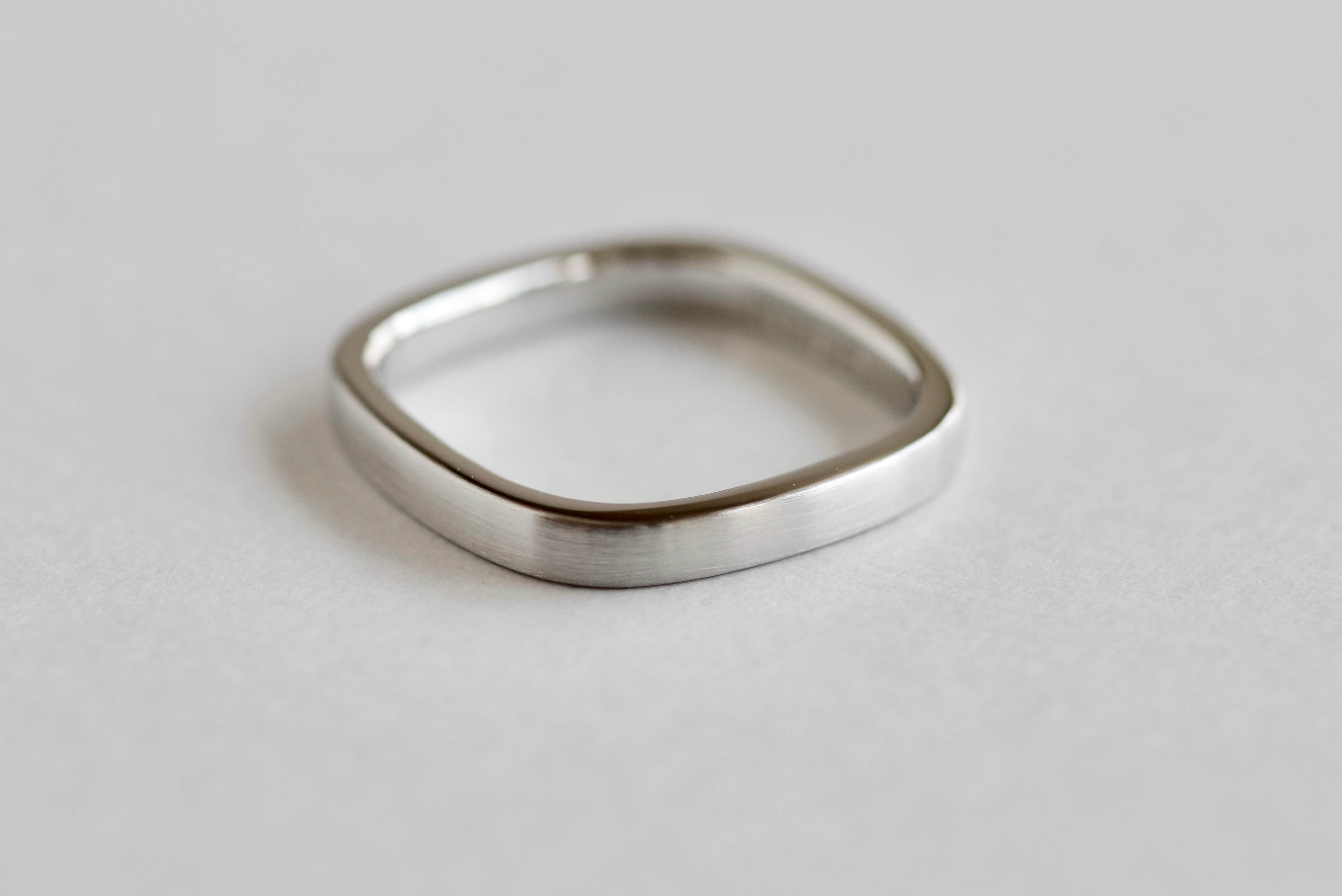 結婚指輪　オーダーメイド　四角形　スクエア　シンプル