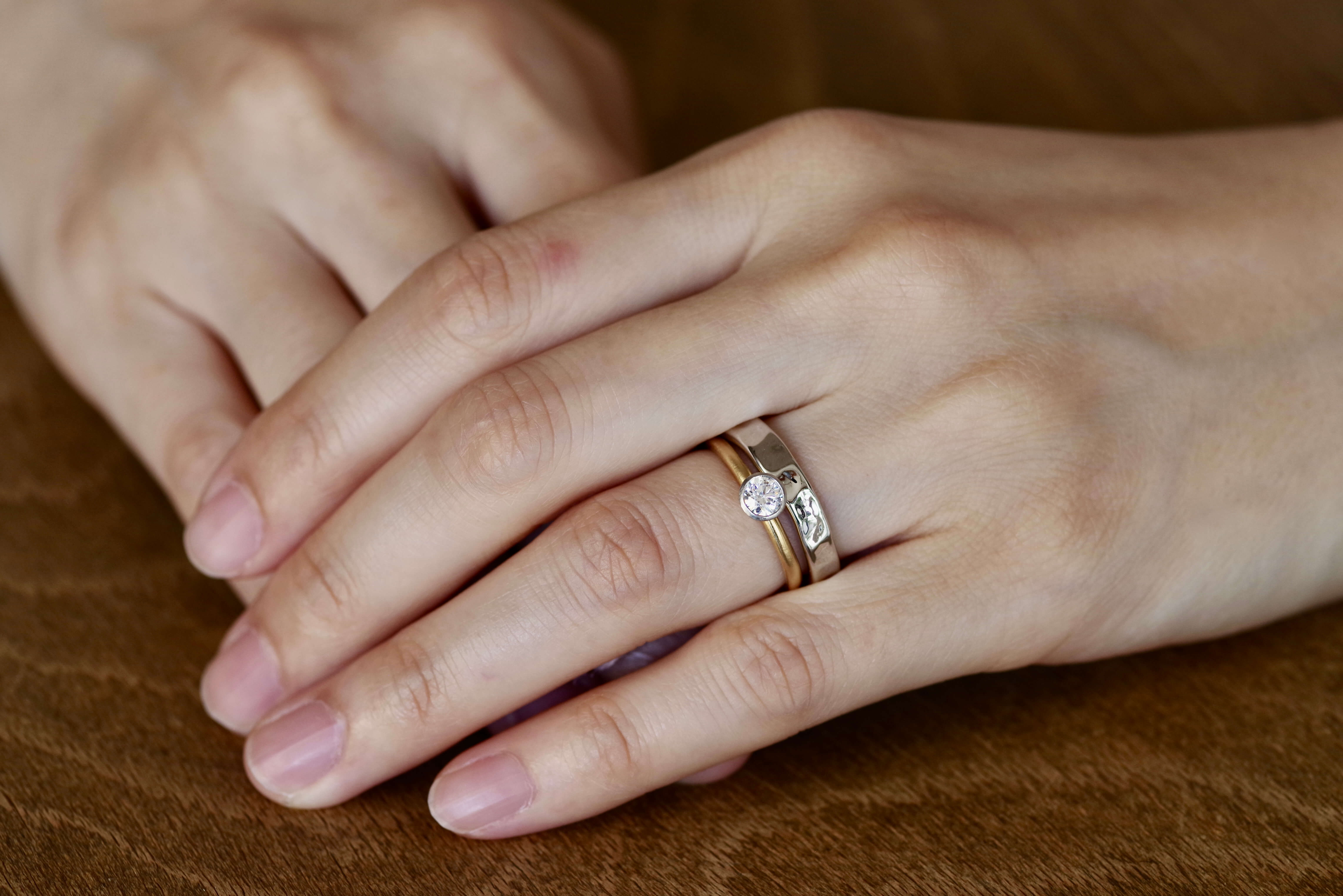 ソリティア　槌目　重ね付け　オーダーメイド　結婚指輪　婚約指輪