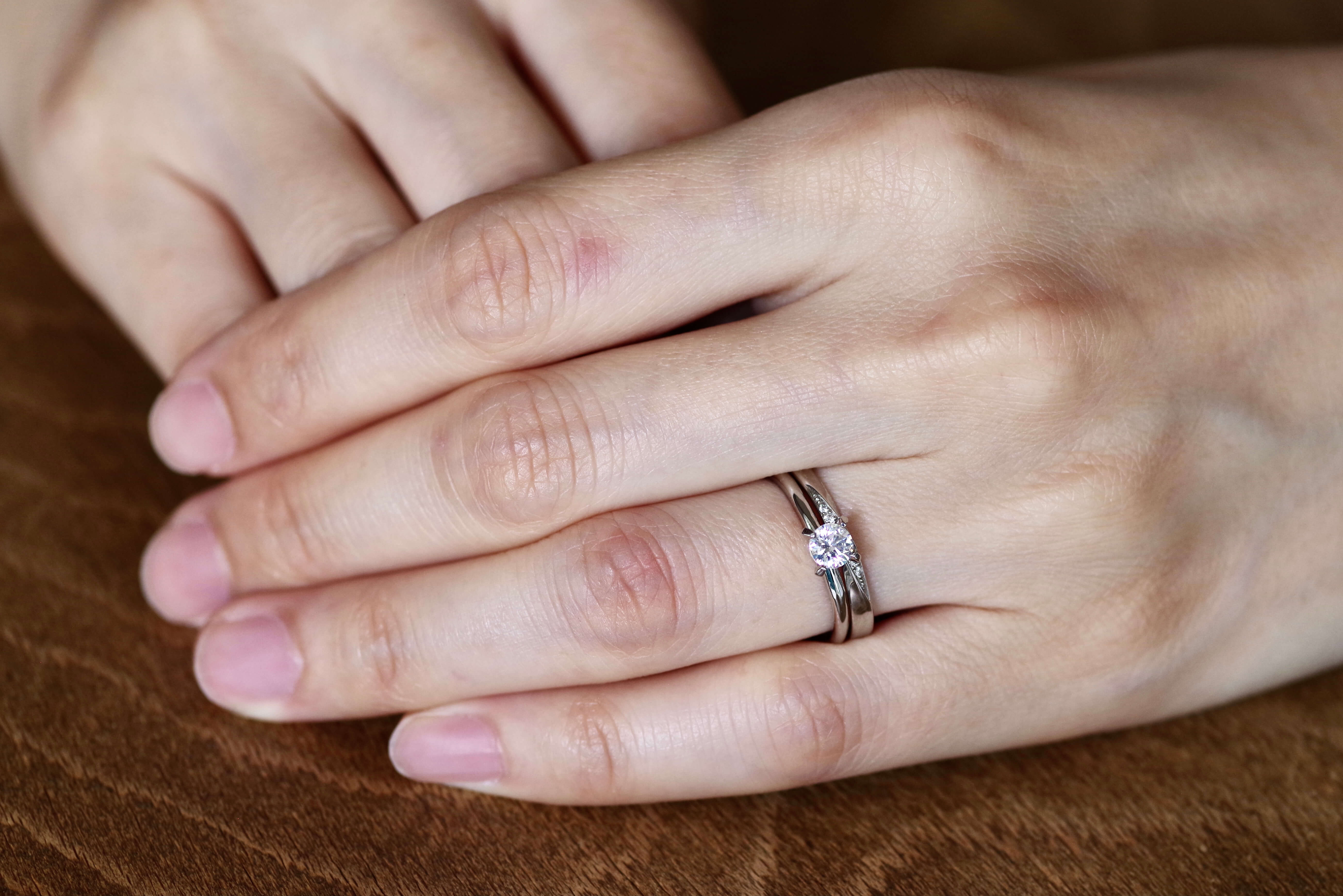 ソリティア　ひねり　重ね付け　オーダーメイド　結婚指輪　婚約指輪