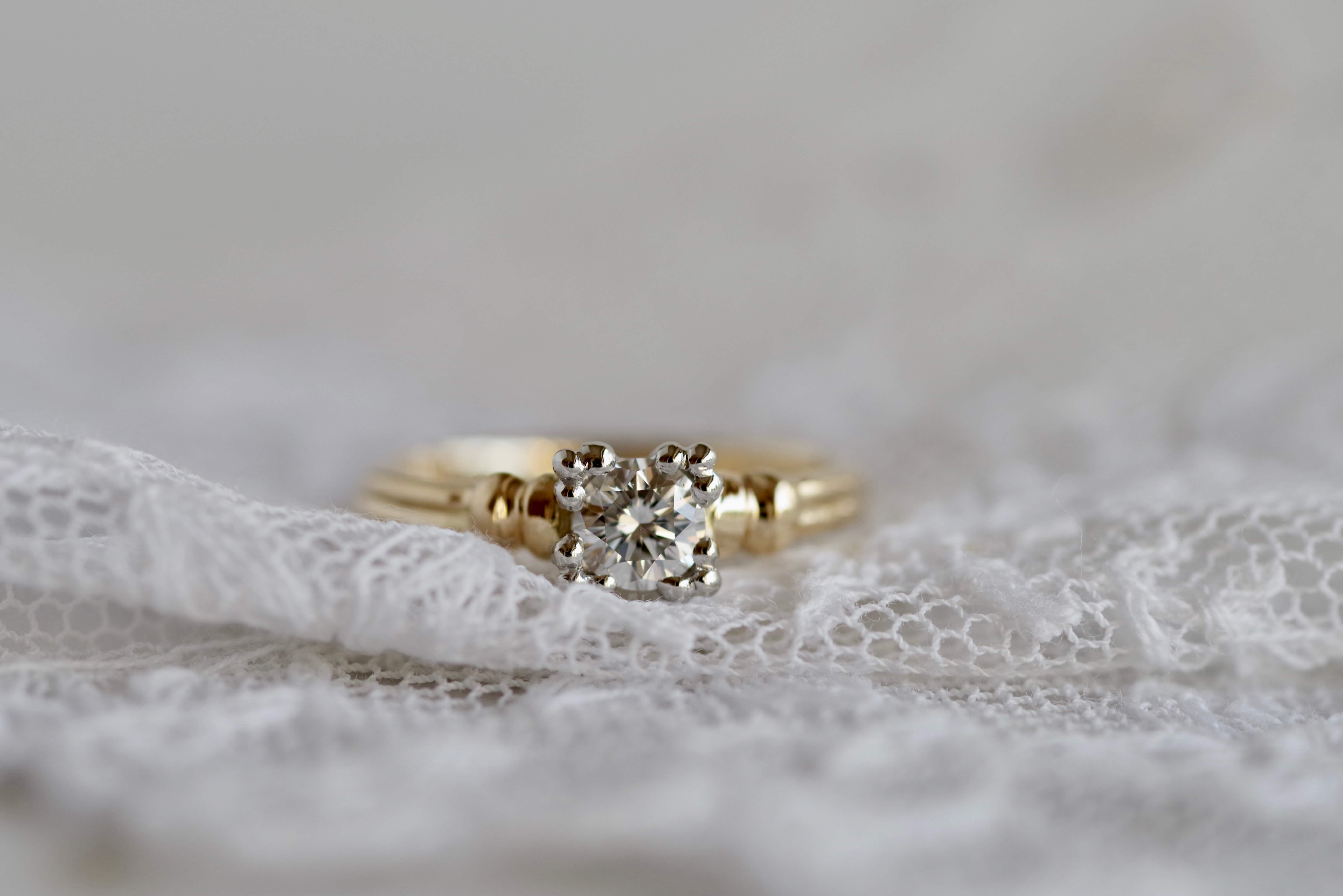 婚約指輪　オーダーメイド　個性的な形