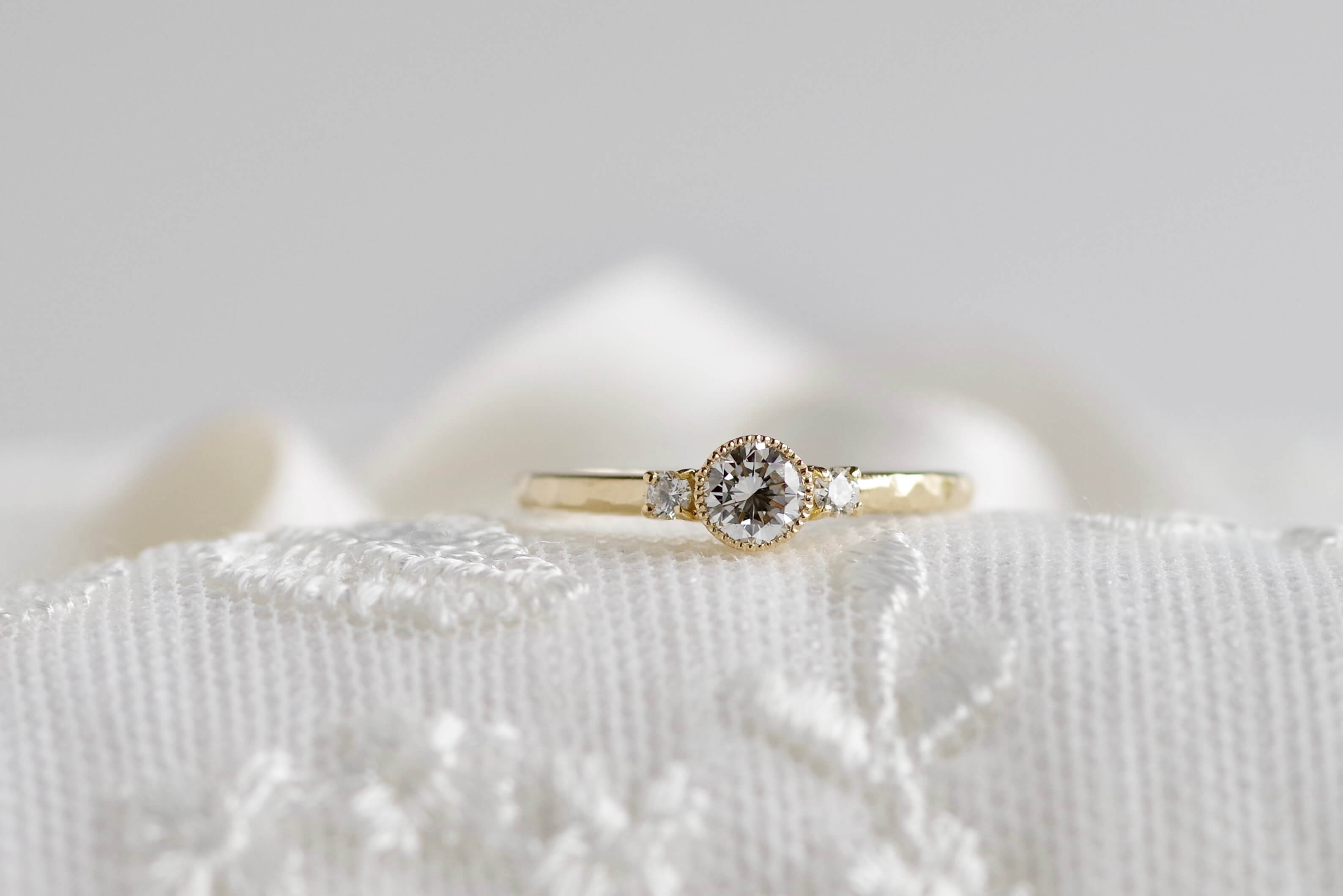婚約指輪　オーダーメイド　小さなダイヤ
