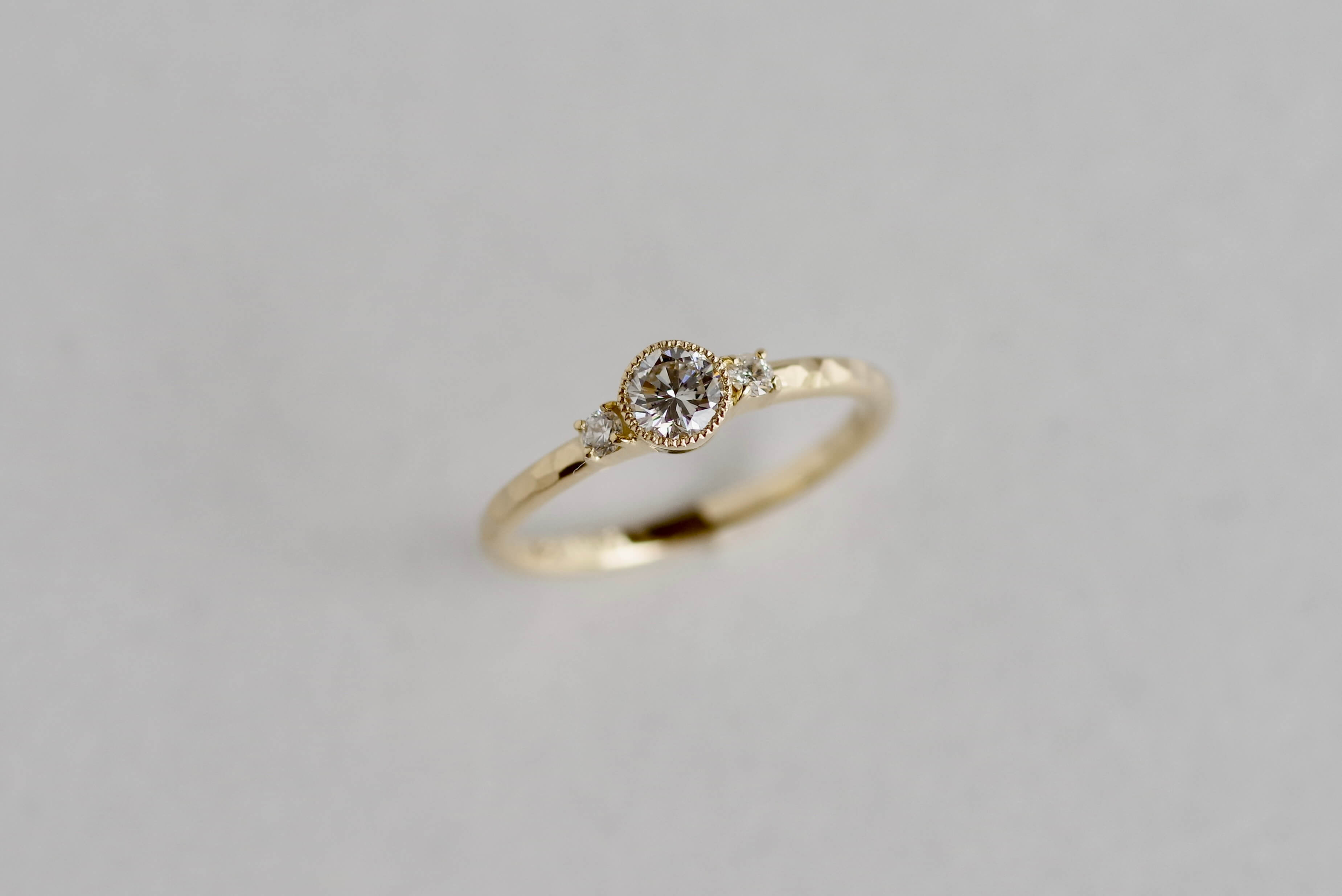 婚約指輪　オーダーメイド　小さなダイヤ