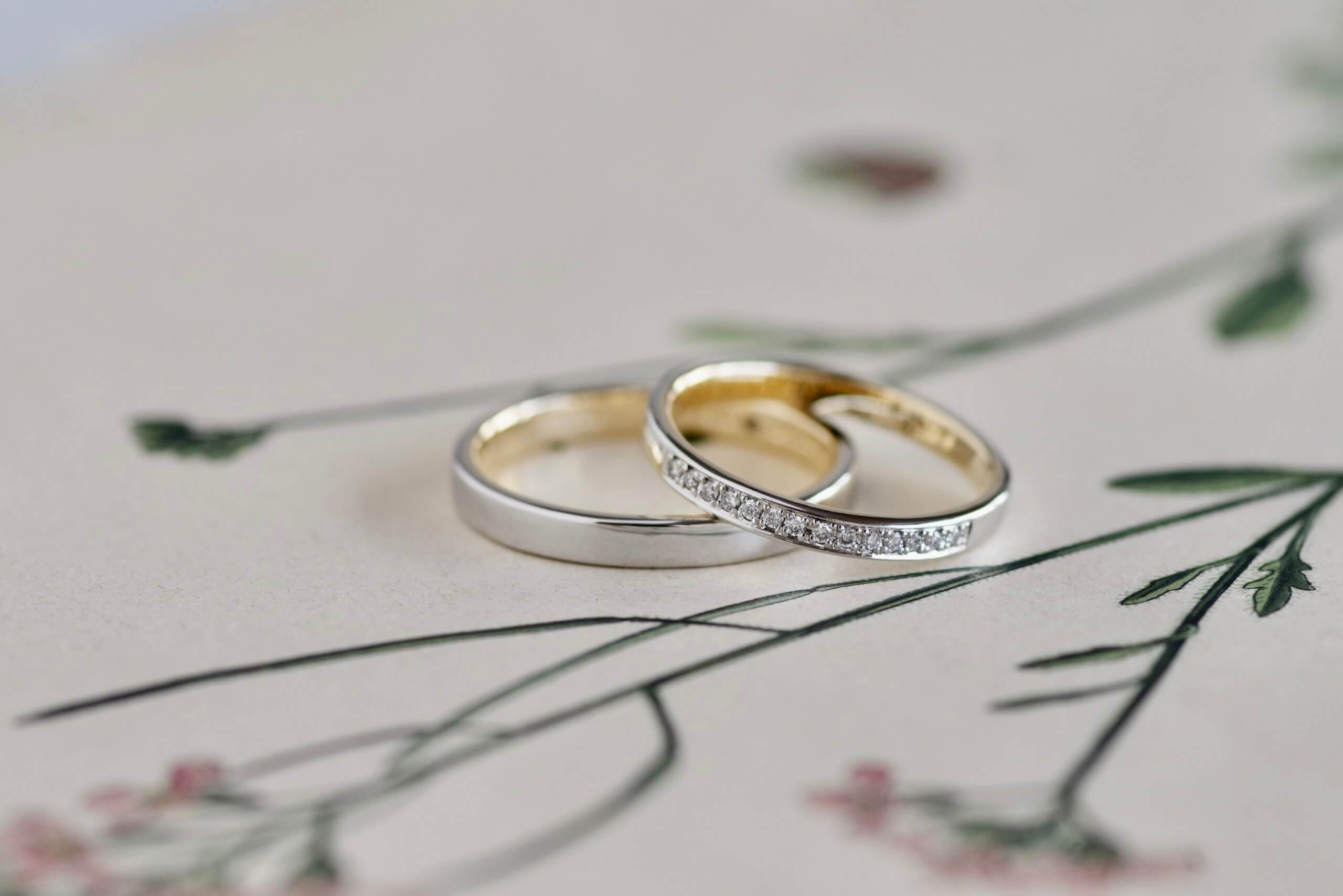 結婚指輪　オーダーメイド　イラスト彫り