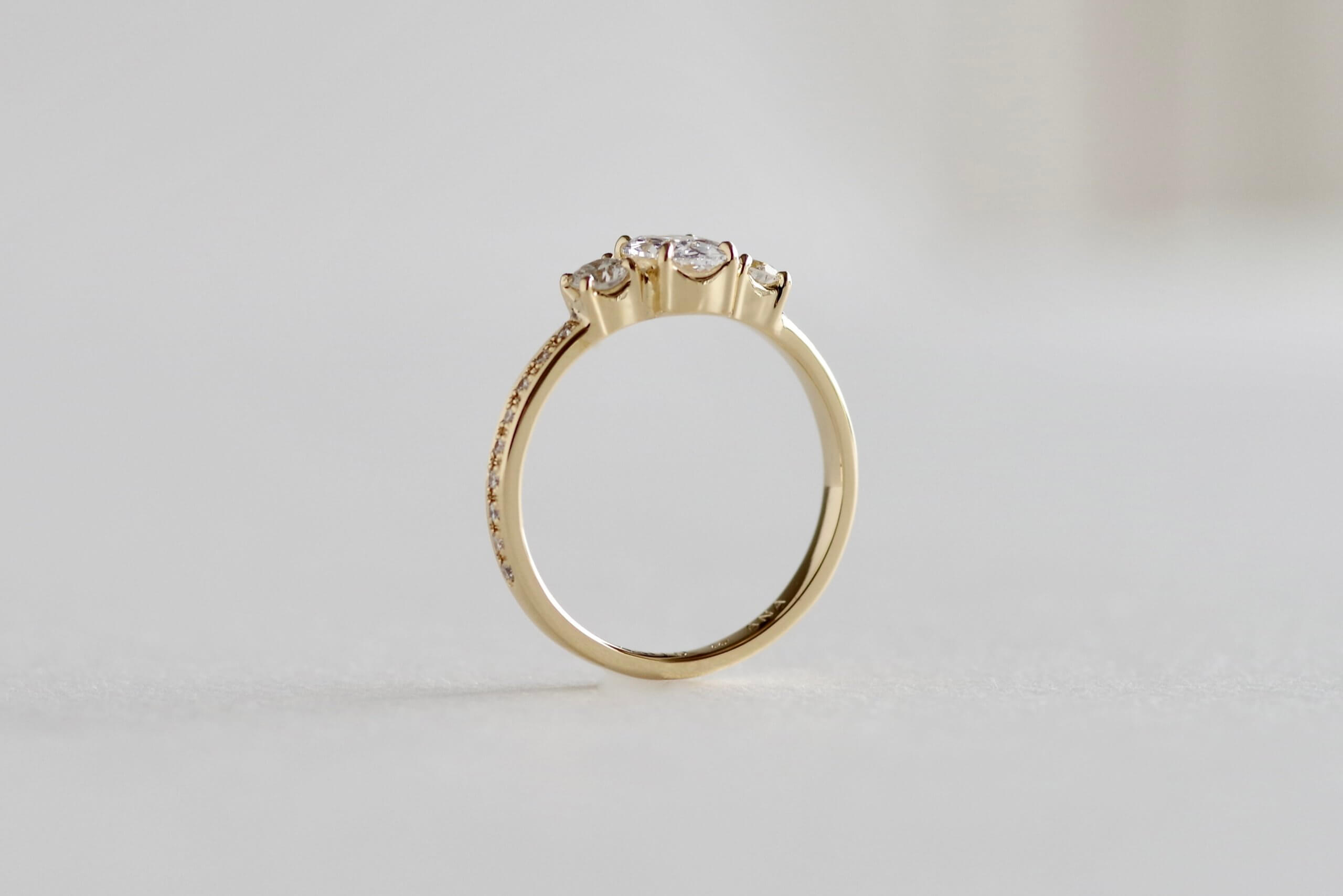 婚約指輪　オーダーメイド オーバルカットダイヤモンド