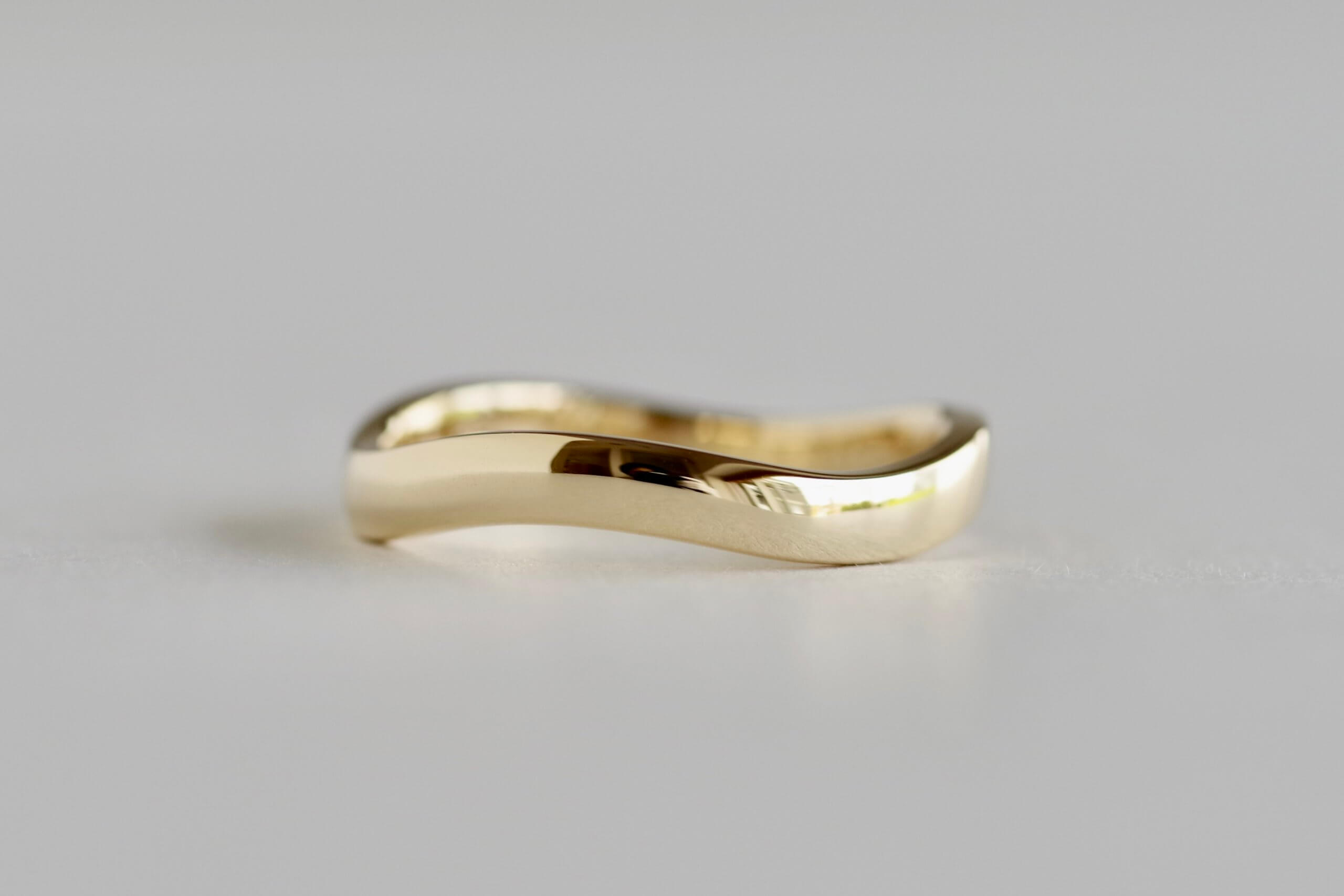 結婚指輪　オーダーメイド　カーブ