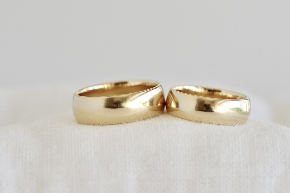 太めの甲丸の結婚指輪