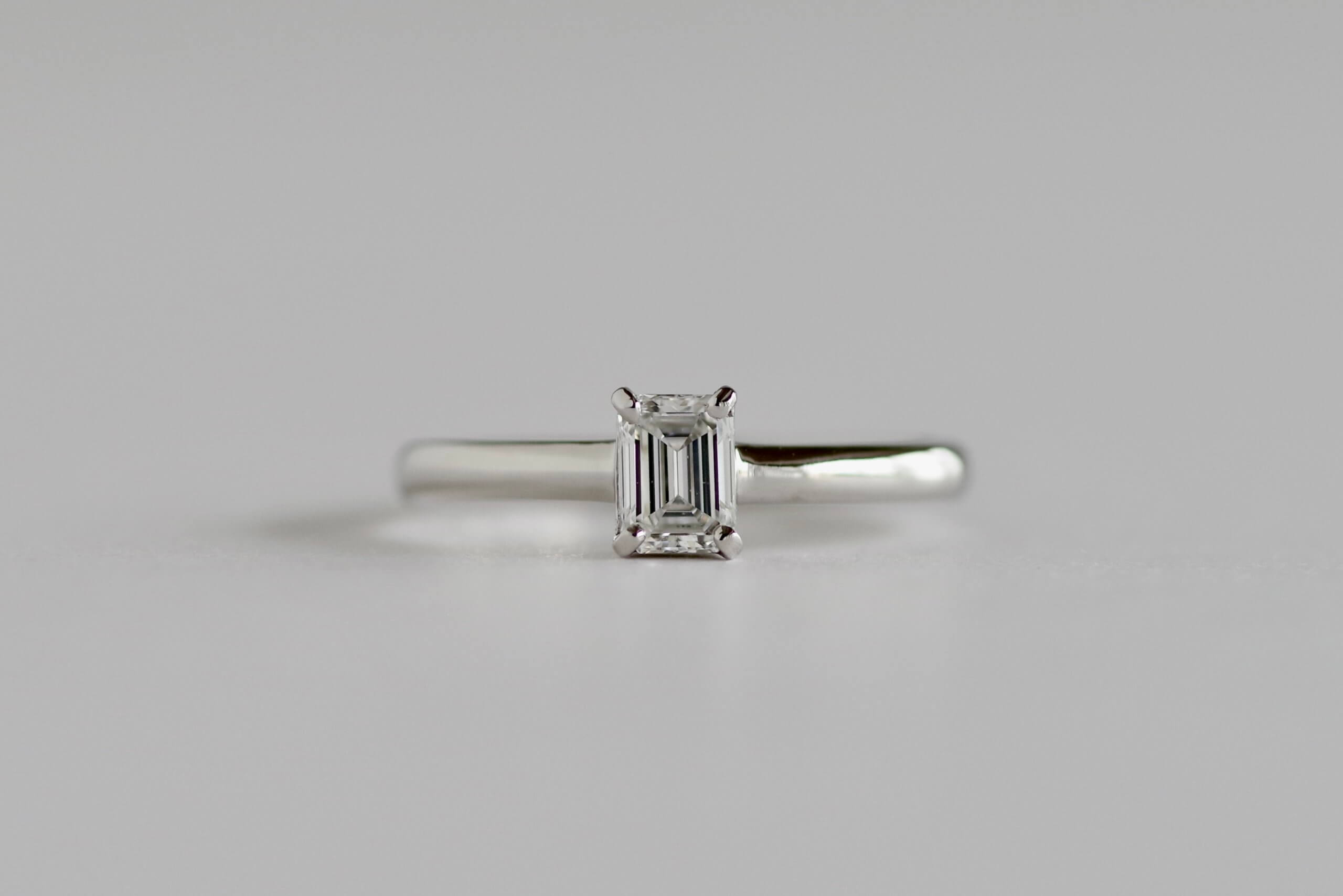 婚約指輪　オーダーメイド　バゲットカットダイヤモンド