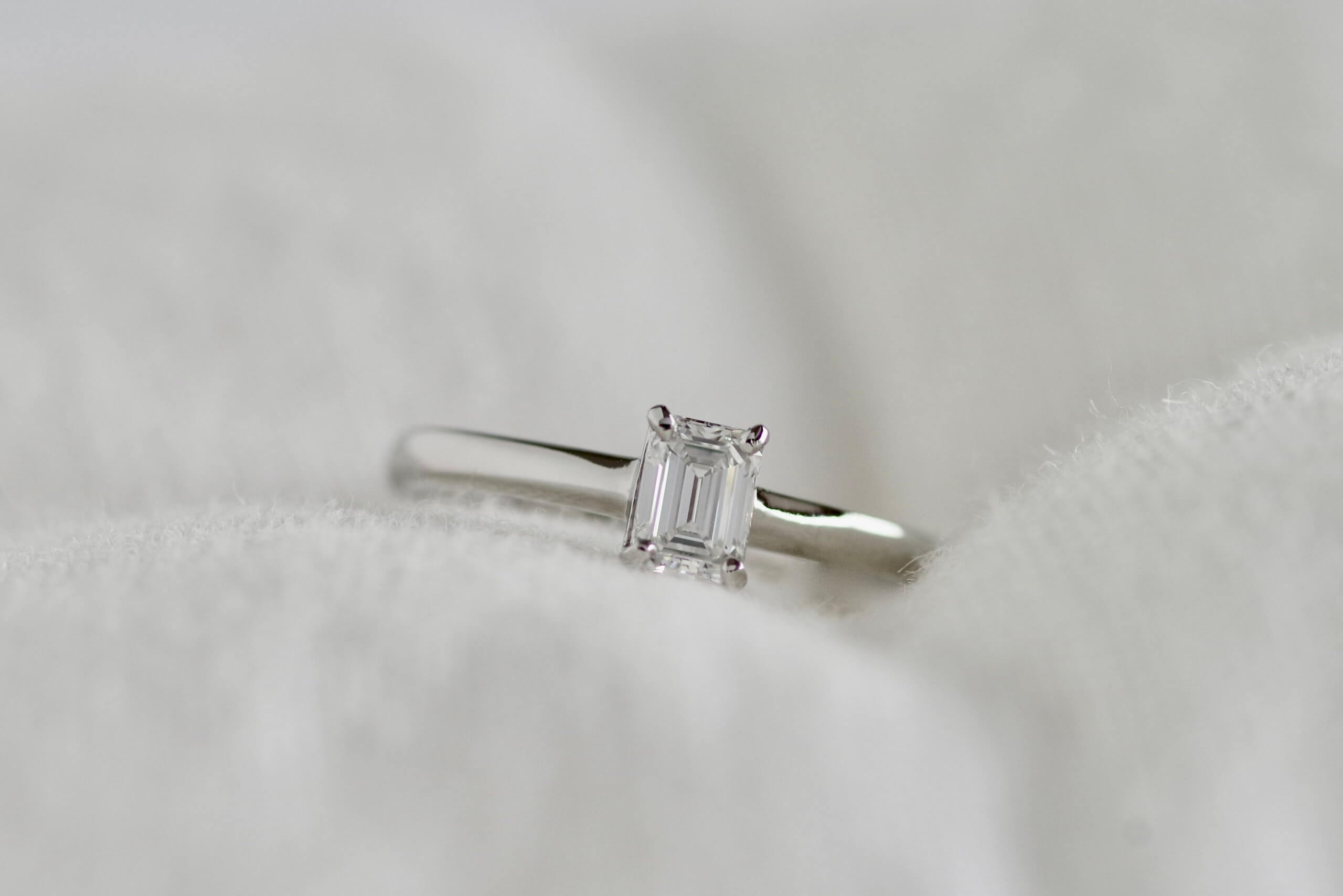 婚約指輪　オーダーメイド　バゲットカットダイヤモンド