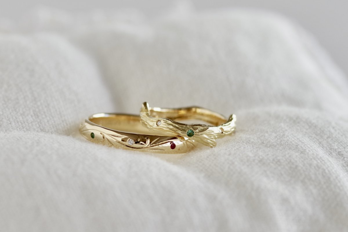 アラベスクと木の枝の結婚指輪