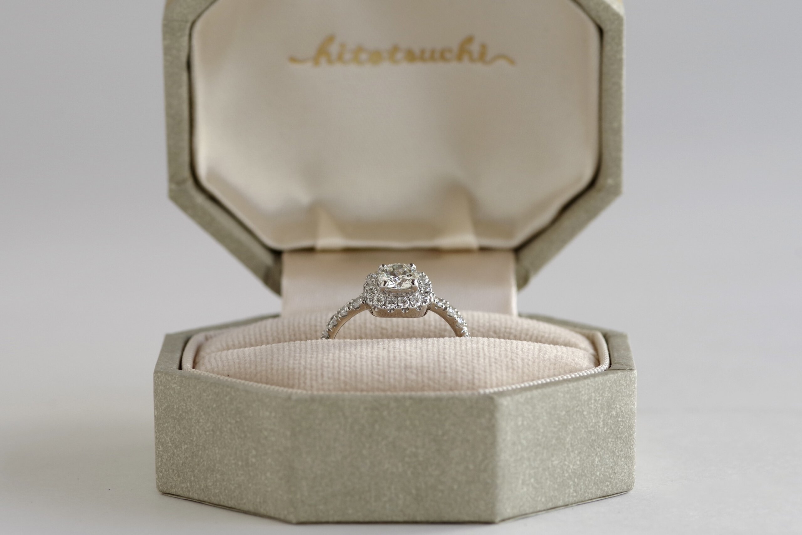 婚約指輪　オーダーメイド　クッション型