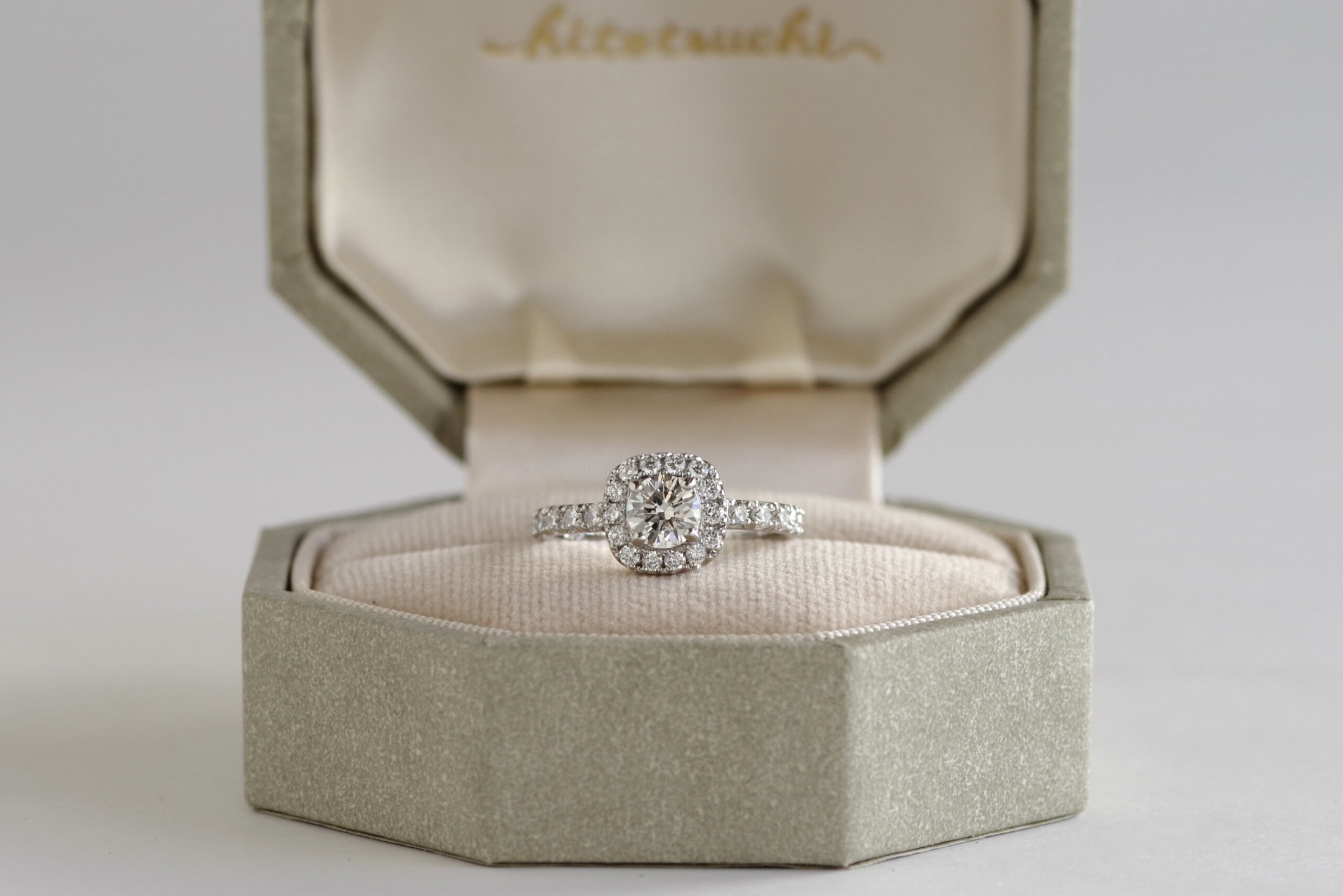 婚約指輪　オーダーメイド　クッション型