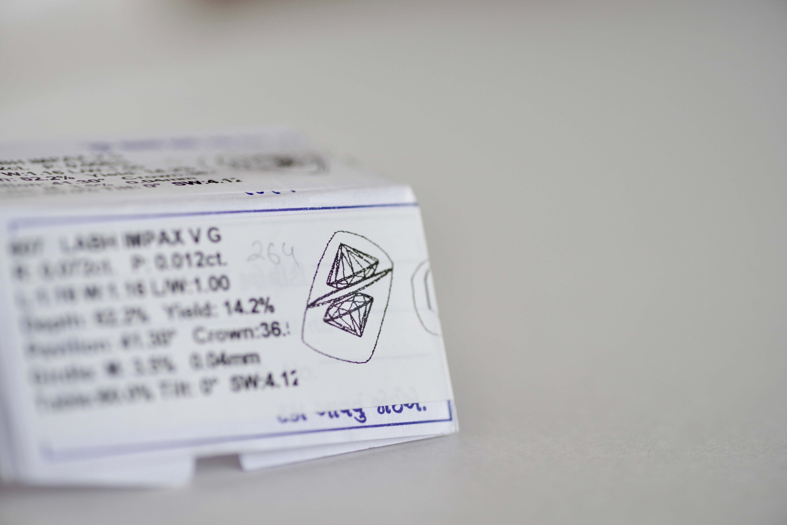 結婚指輪　オーダーメイド　双子ダイヤ