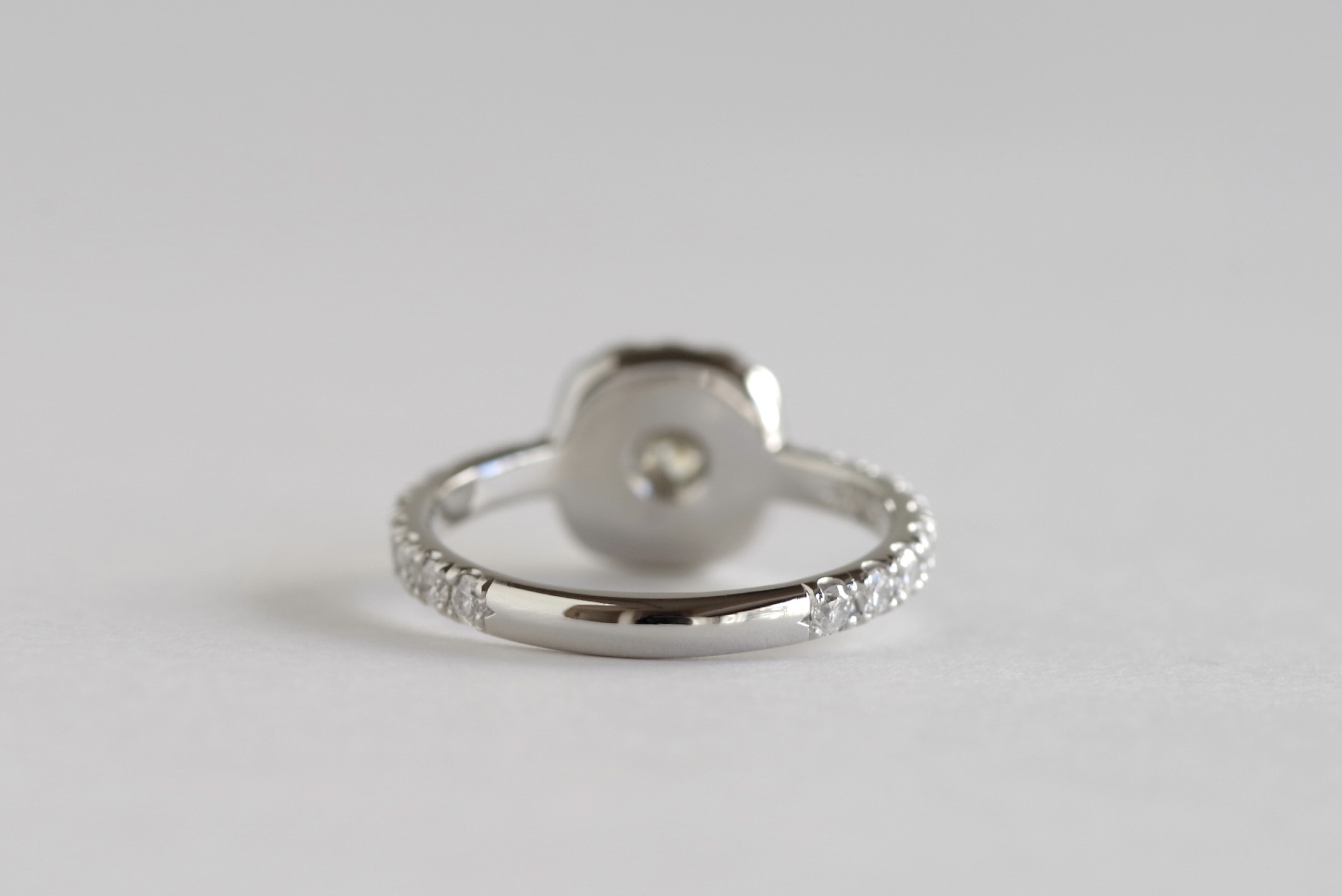 婚約指輪　オーダーメイド　クッション型