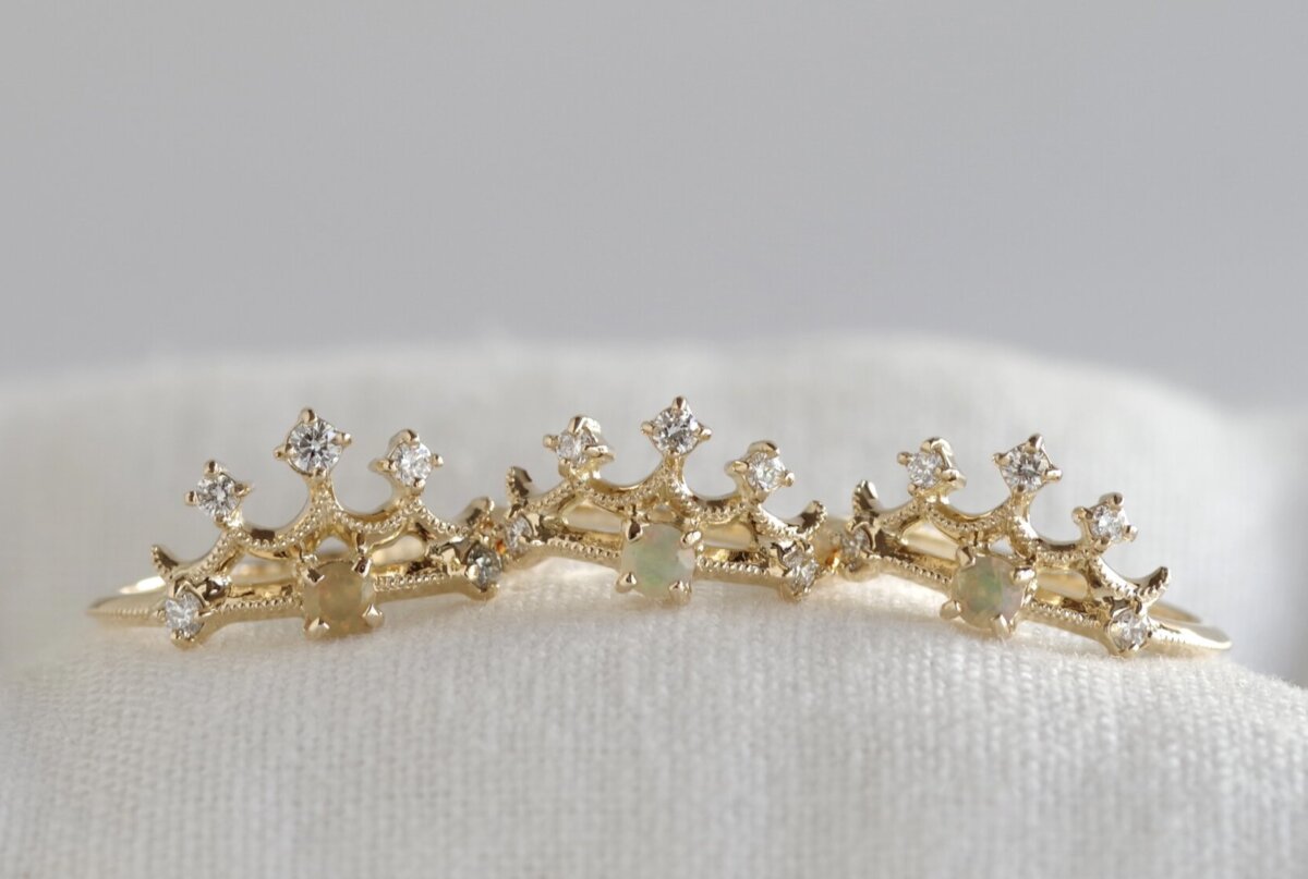 家族でお揃いの王冠の指輪