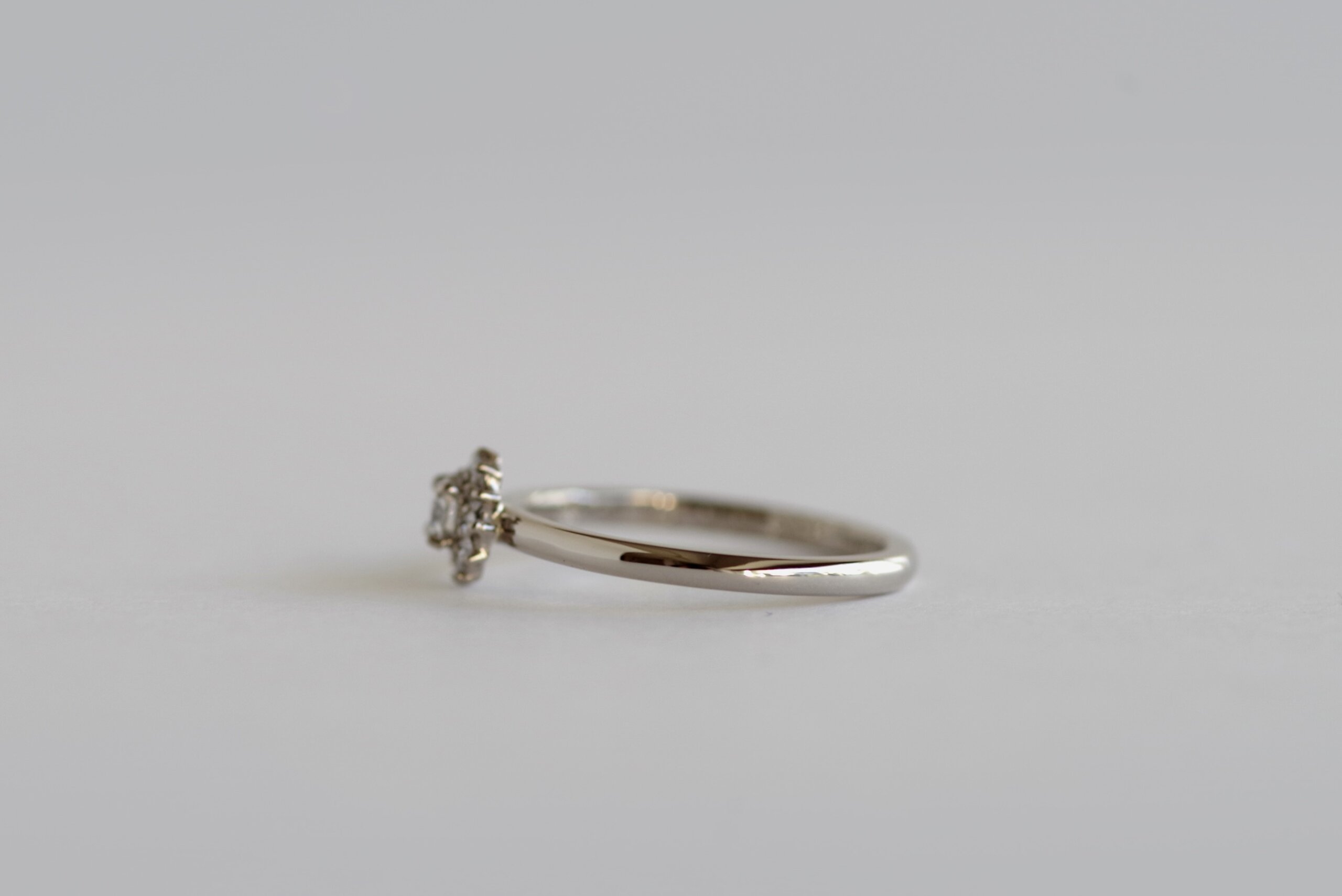 婚約指輪　オーダーメイド ヘイローデザイン