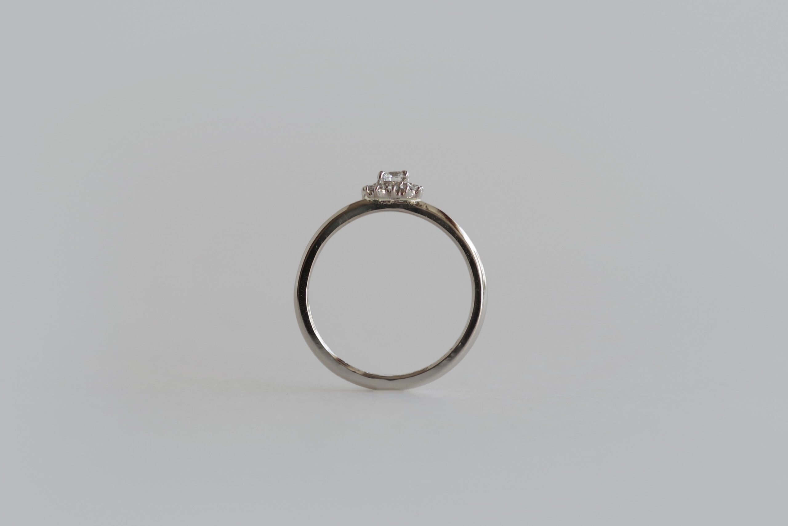 婚約指輪　オーダーメイド ヘイローデザイン